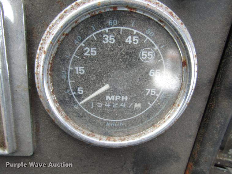 image for item DB6993 1989 Ford L9000 tow truck