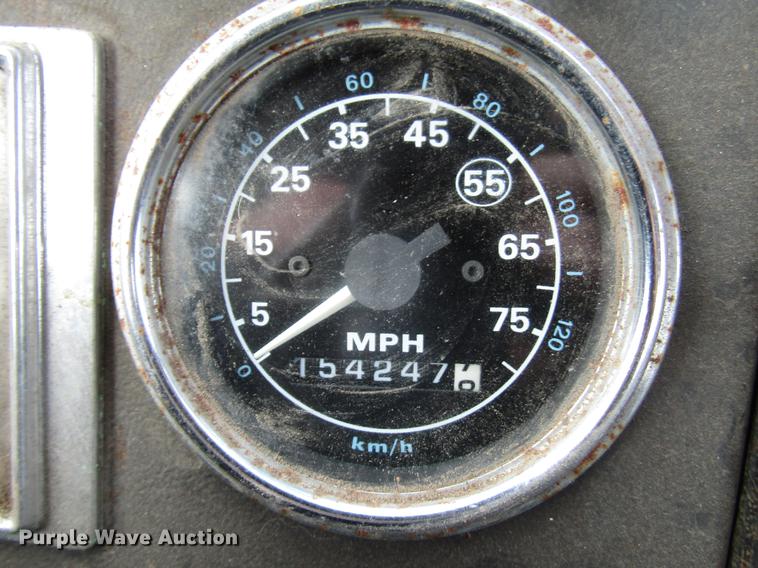 image for item DB6993 1989 Ford L9000 tow truck