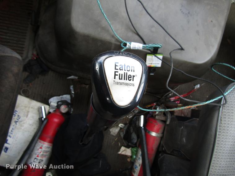 image for item DB6993 1989 Ford L9000 tow truck