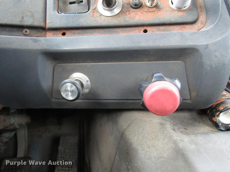 image for item DB6993 1989 Ford L9000 tow truck