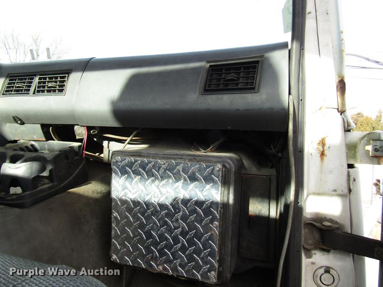 image for item DB6993 1989 Ford L9000 tow truck