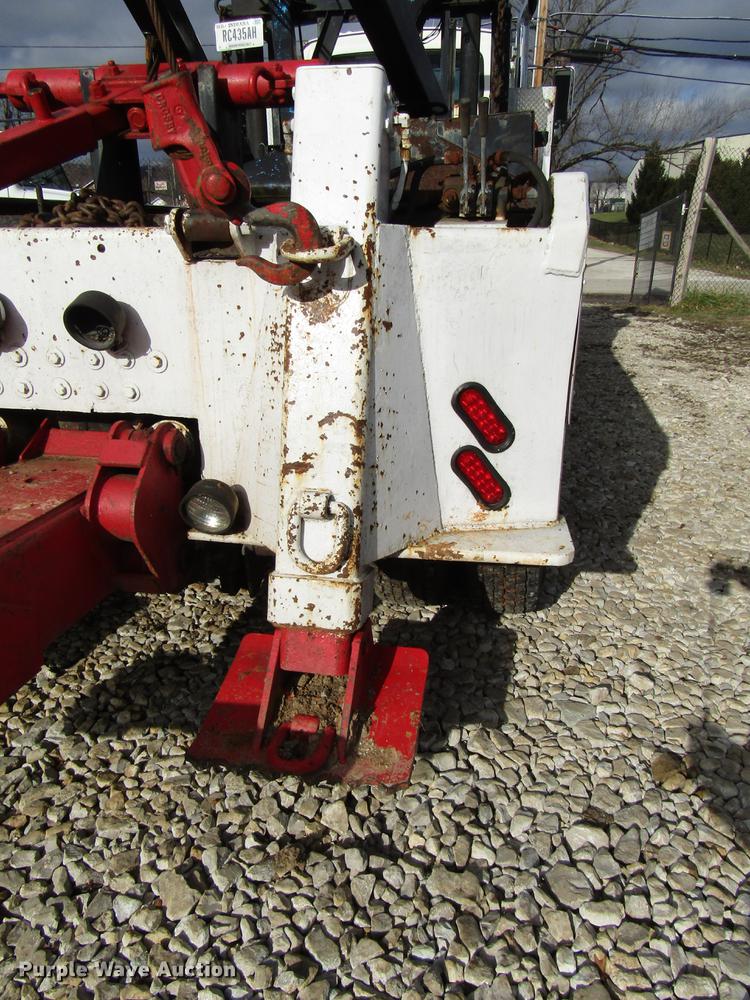 image for item DB6993 1989 Ford L9000 tow truck