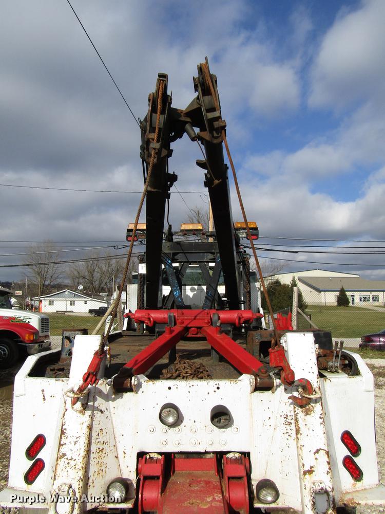 image for item DB6993 1989 Ford L9000 tow truck