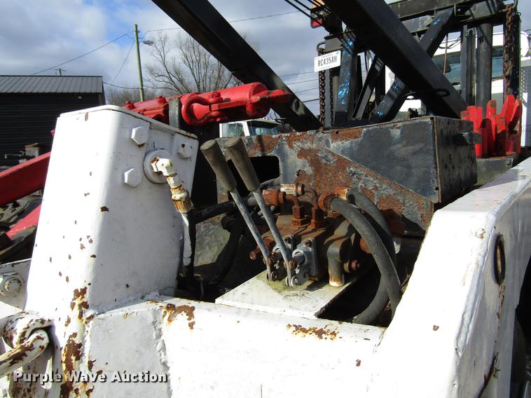 image for item DB6993 1989 Ford L9000 tow truck