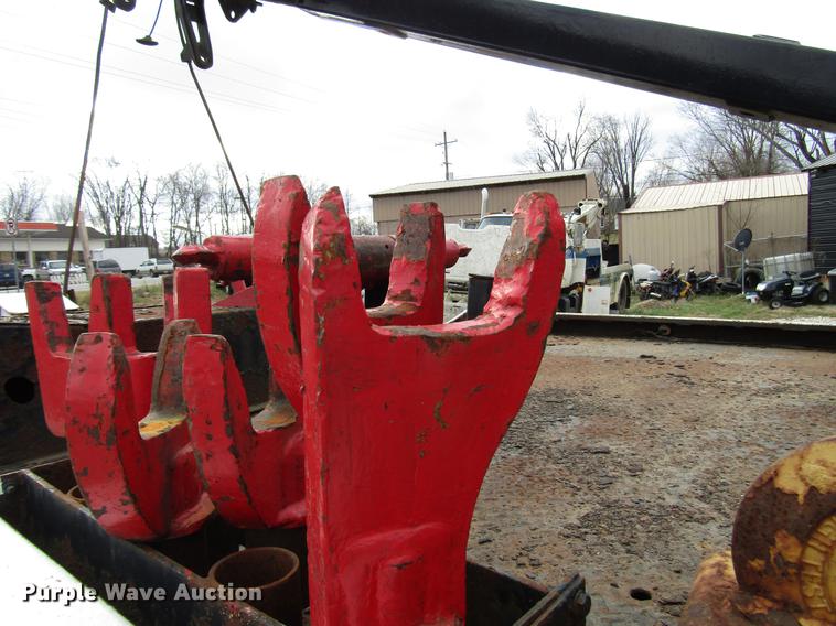 image for item DB6993 1989 Ford L9000 tow truck