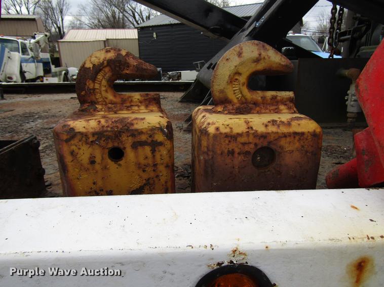 image for item DB6993 1989 Ford L9000 tow truck