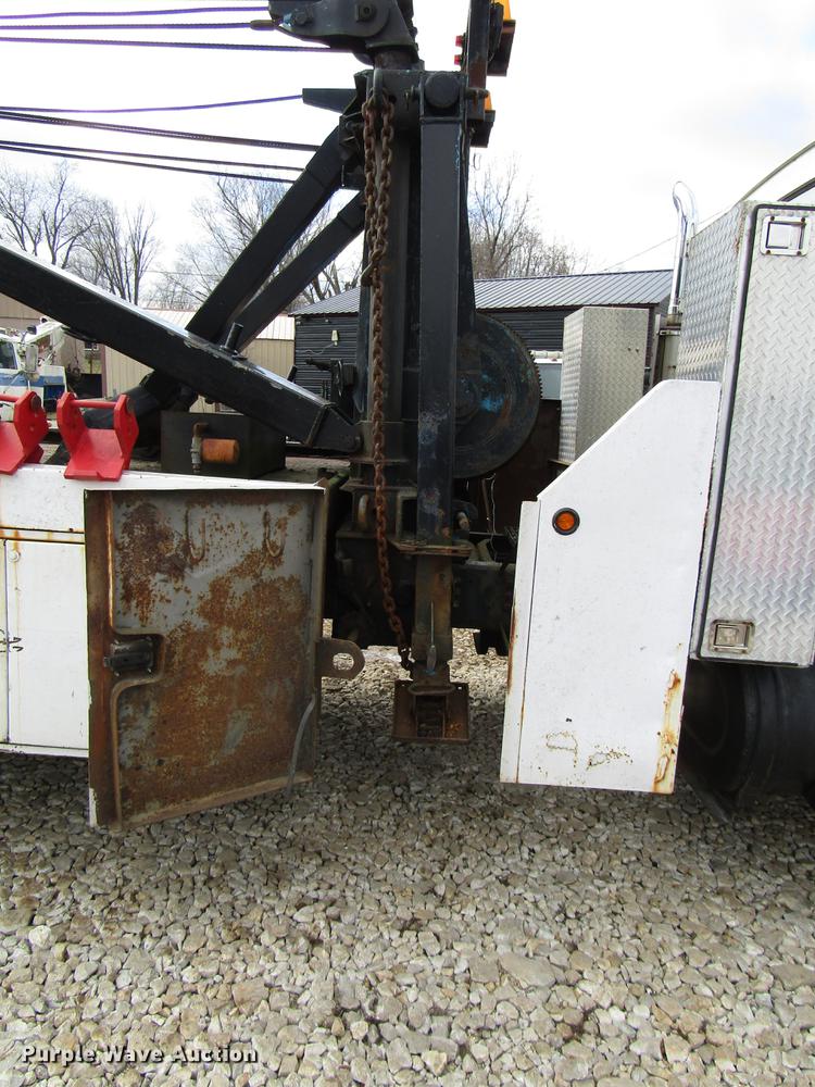 image for item DB6993 1989 Ford L9000 tow truck