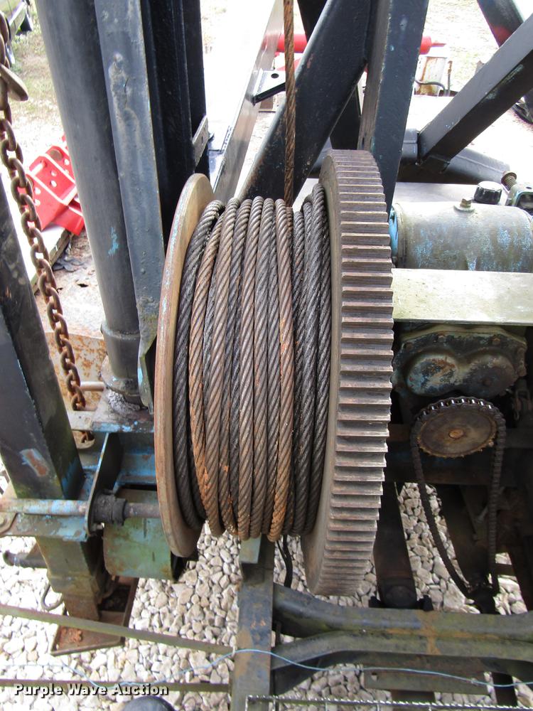 image for item DB6993 1989 Ford L9000 tow truck