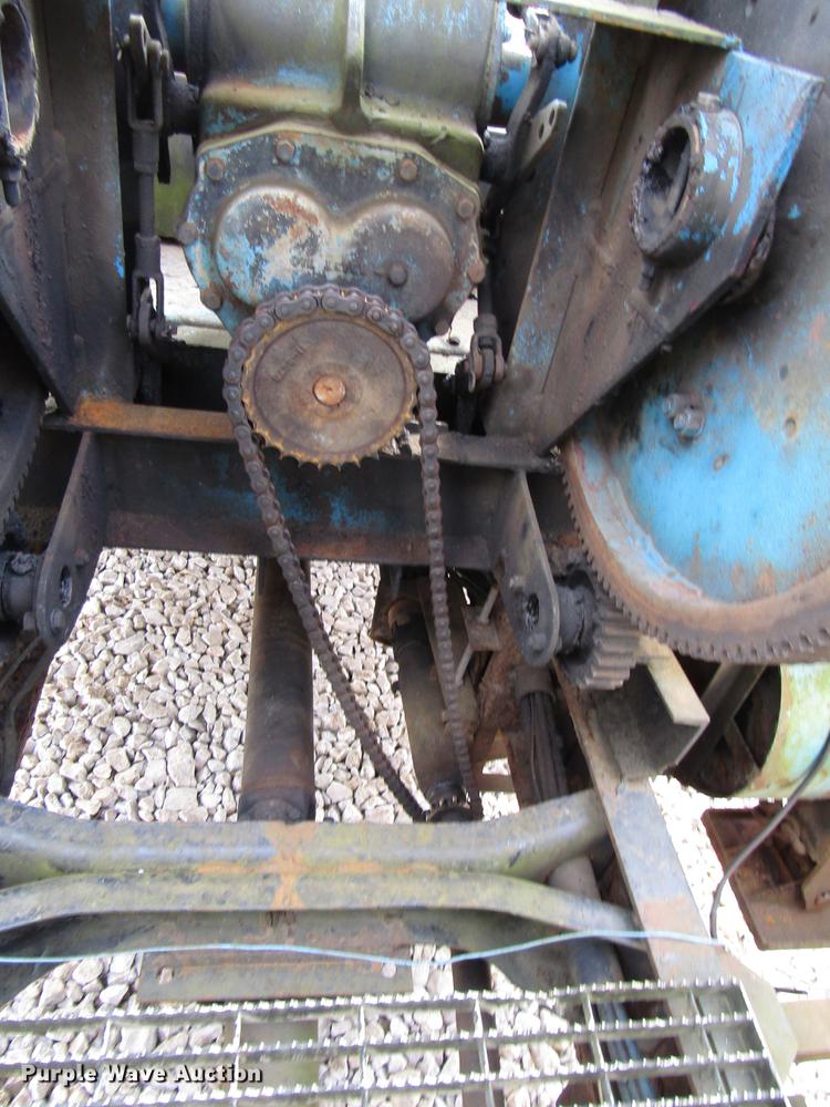 image for item DB6993 1989 Ford L9000 tow truck