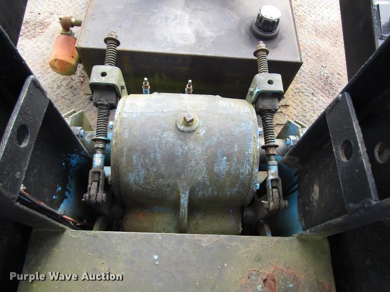 image for item DB6993 1989 Ford L9000 tow truck