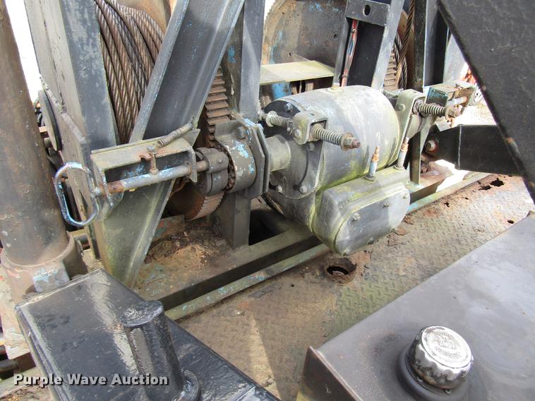 image for item DB6993 1989 Ford L9000 tow truck