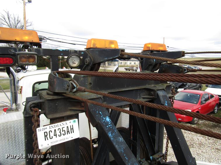 image for item DB6993 1989 Ford L9000 tow truck