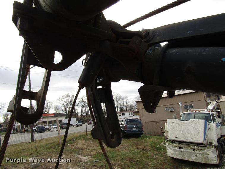 image for item DB6993 1989 Ford L9000 tow truck