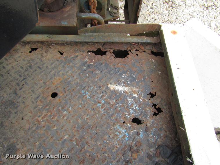 image for item DB6993 1989 Ford L9000 tow truck