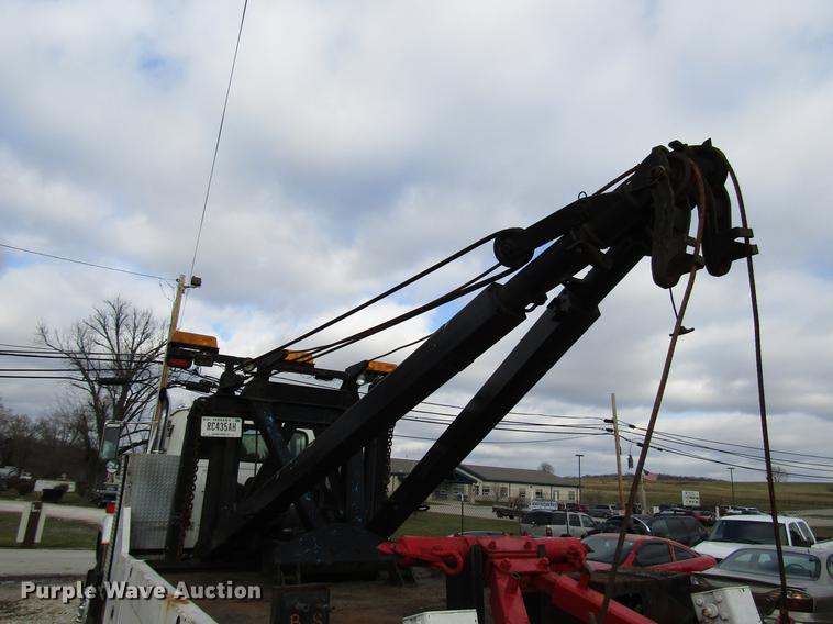 image for item DB6993 1989 Ford L9000 tow truck