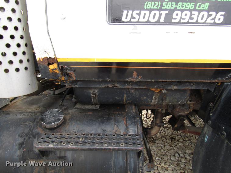 image for item DB6993 1989 Ford L9000 tow truck