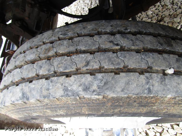 image for item DB6993 1989 Ford L9000 tow truck