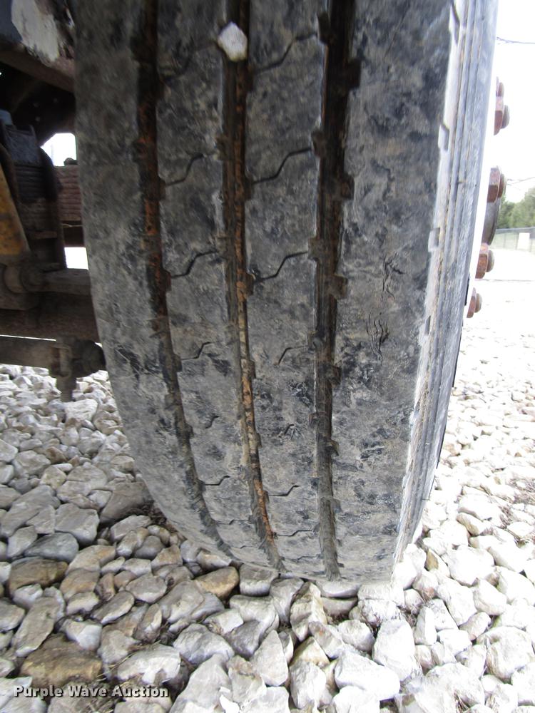 image for item DB6993 1989 Ford L9000 tow truck