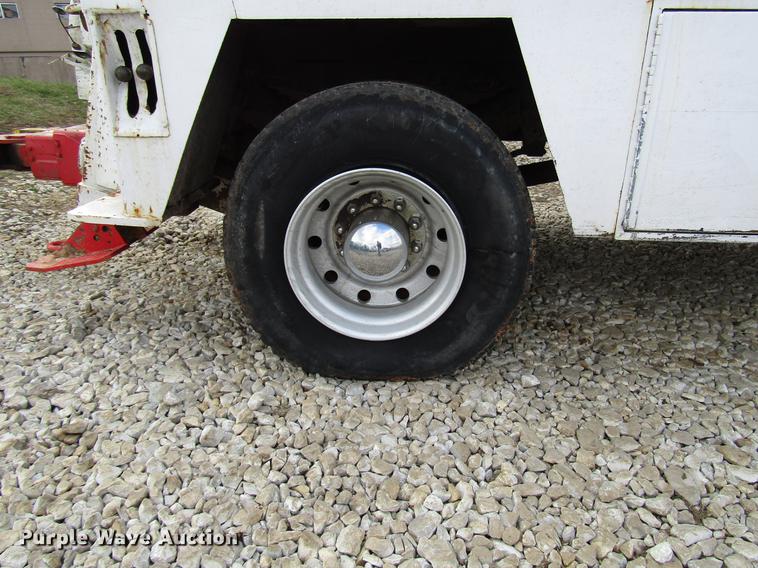 image for item DB6993 1989 Ford L9000 tow truck