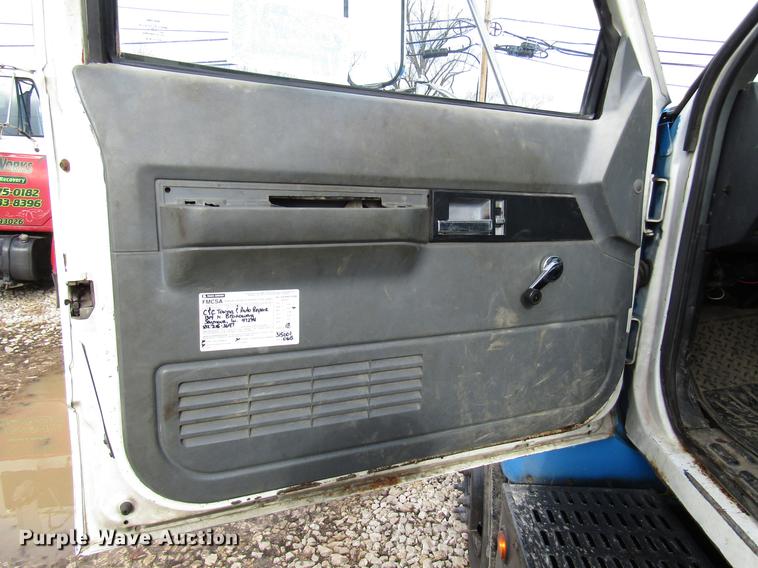 image for item DB6995 2001 Chevrolet C6500 rollback truck