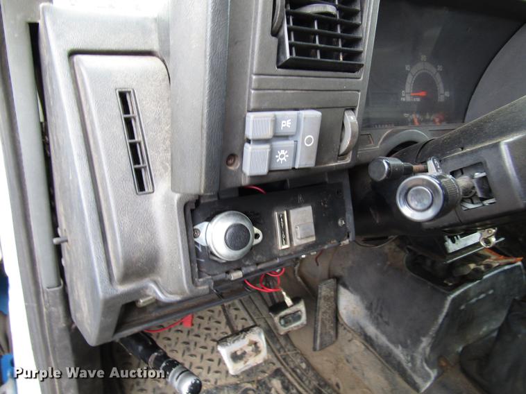 image for item DB6995 2001 Chevrolet C6500 rollback truck