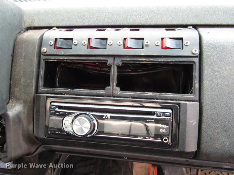 image for item DB6995 2001 Chevrolet C6500 rollback truck