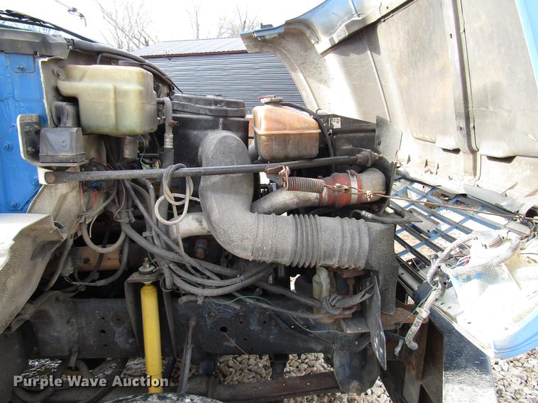 image for item DB6995 2001 Chevrolet C6500 rollback truck