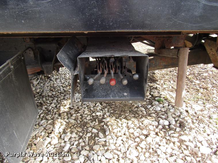 image for item DB6995 2001 Chevrolet C6500 rollback truck