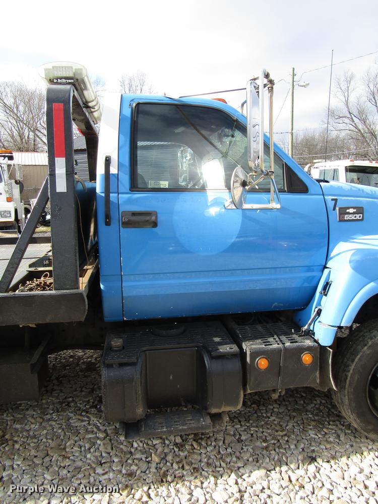 image for item DB6995 2001 Chevrolet C6500 rollback truck