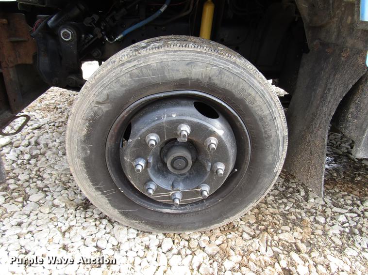 image for item DB6995 2001 Chevrolet C6500 rollback truck