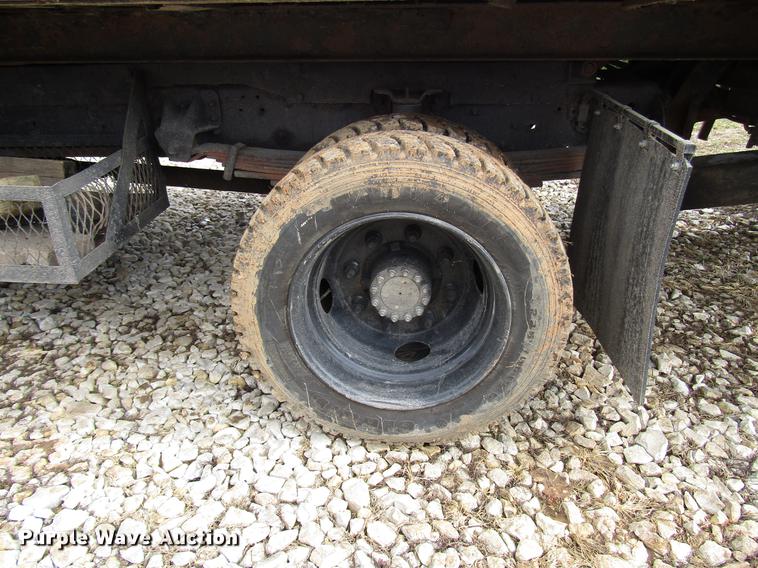 image for item DB6995 2001 Chevrolet C6500 rollback truck