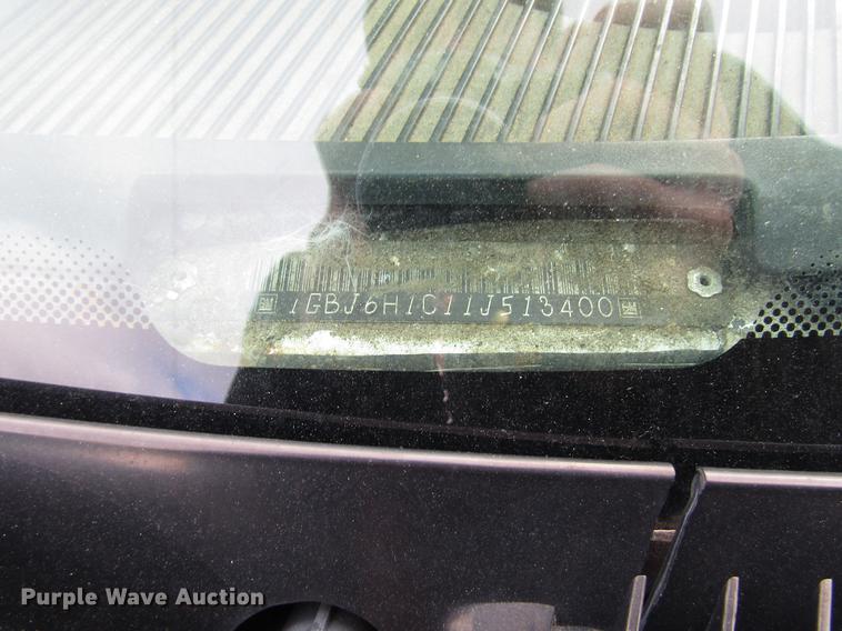 image for item DB6995 2001 Chevrolet C6500 rollback truck