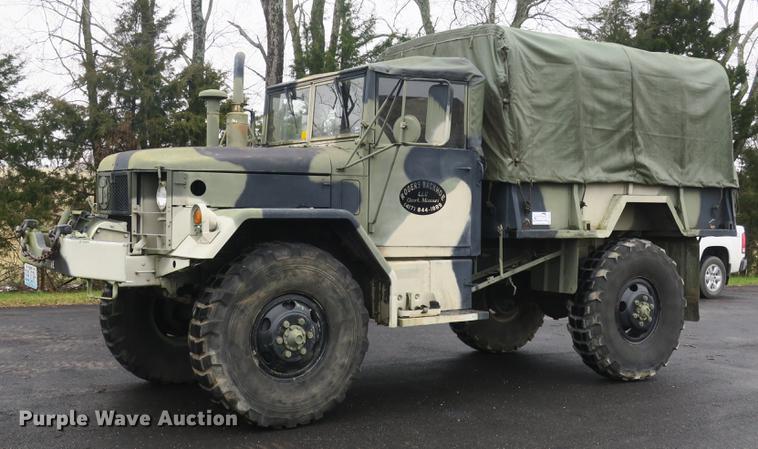 image for item DB8911 1971 Jeep truck