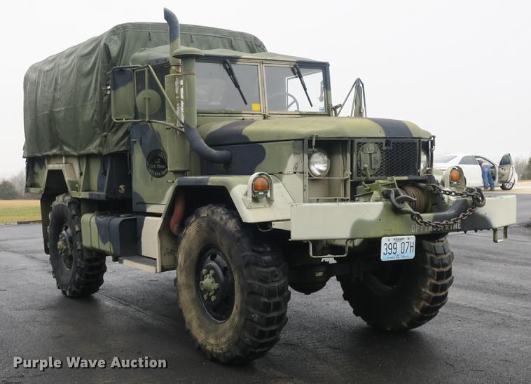 image for item DB8911 1971 Jeep truck