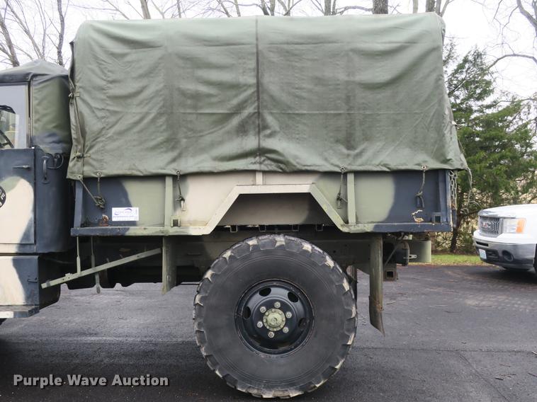 image for item DB8911 1971 Jeep truck