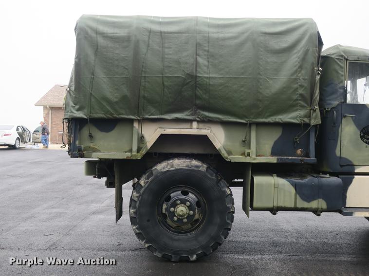 image for item DB8911 1971 Jeep truck