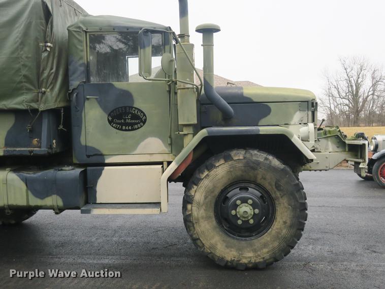 image for item DB8911 1971 Jeep truck