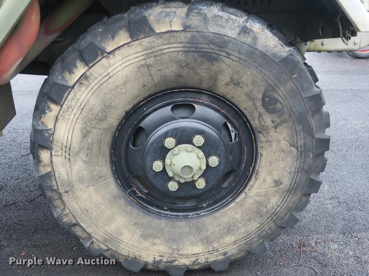 image for item DB8911 1971 Jeep truck