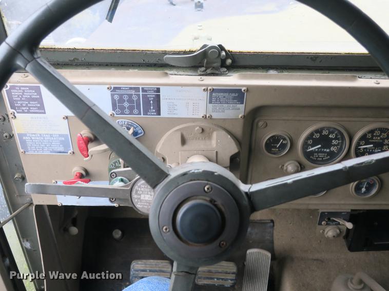 image for item DB8911 1971 Jeep truck