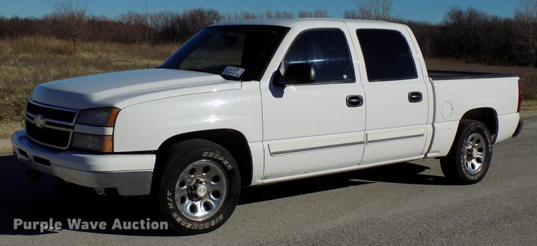 image for item DD3567 2007 Chevrolet Silverado 1500 Crew Cab pickup truck