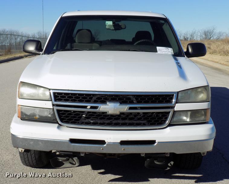 image for item DD3567 2007 Chevrolet Silverado 1500 Crew Cab pickup truck