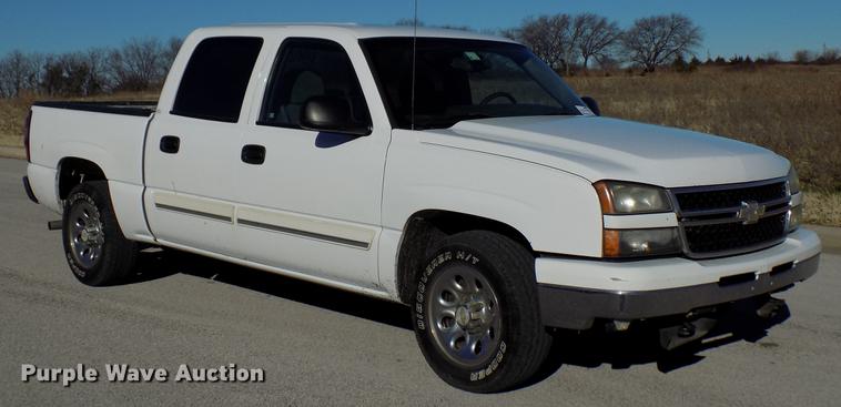 image for item DD3567 2007 Chevrolet Silverado 1500 Crew Cab pickup truck