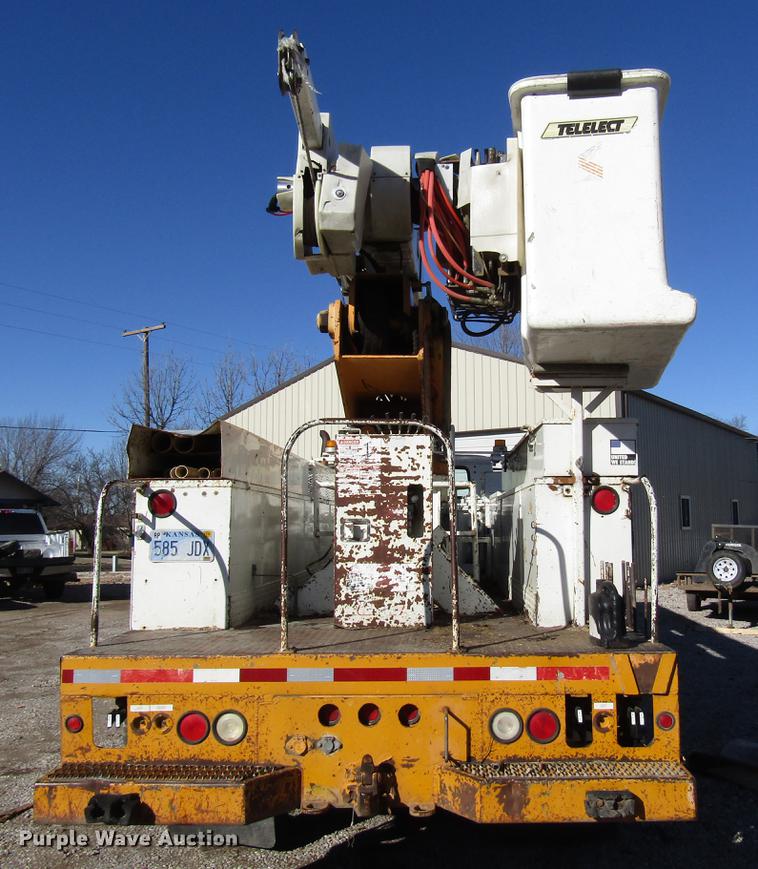 image for item DD4435 1995 International 4900 bucket truck