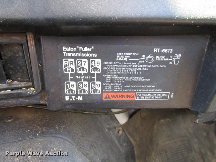 image for item DD4435 1995 International 4900 bucket truck