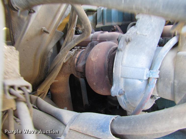 image for item DD4435 1995 International 4900 bucket truck