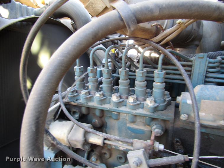 image for item DD4435 1995 International 4900 bucket truck