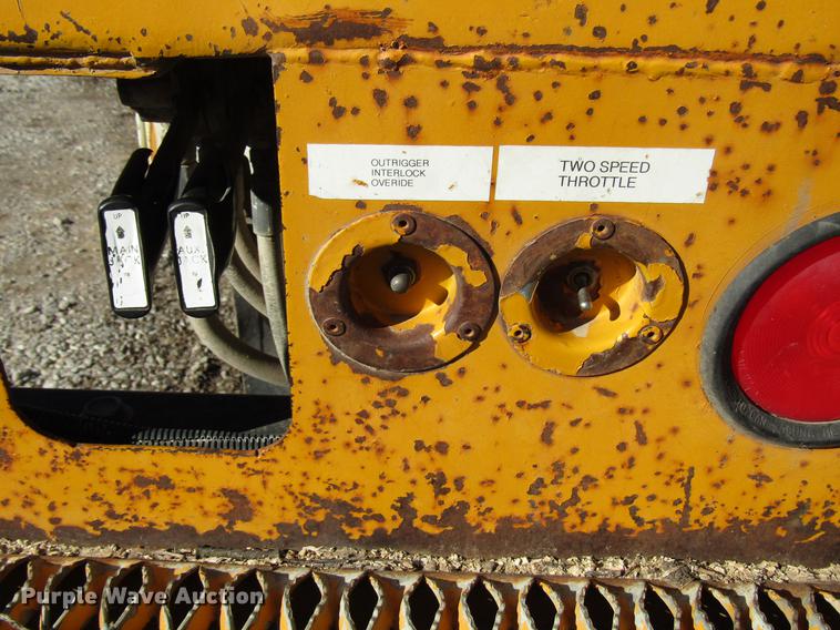 image for item DD4435 1995 International 4900 bucket truck