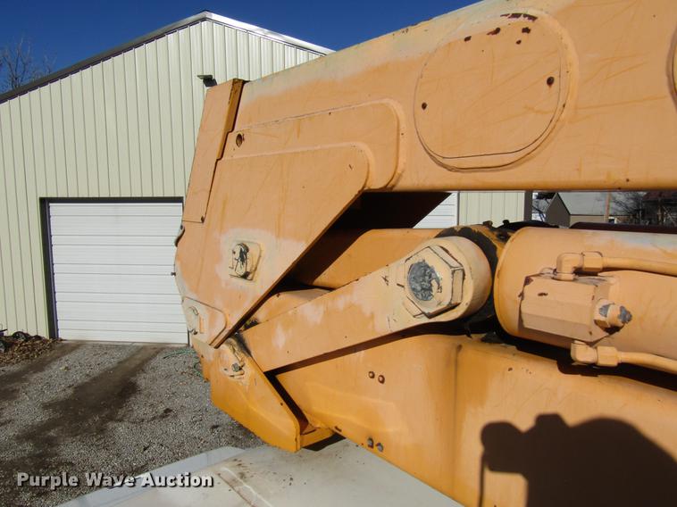 image for item DD4435 1995 International 4900 bucket truck