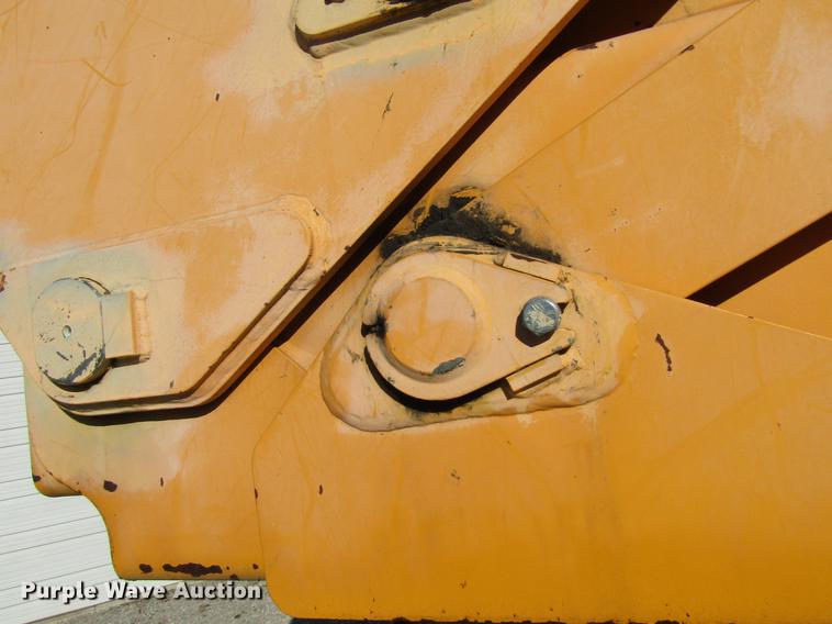 image for item DD4435 1995 International 4900 bucket truck