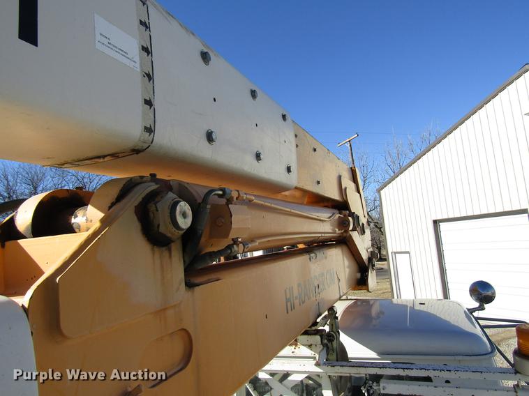 image for item DD4435 1995 International 4900 bucket truck